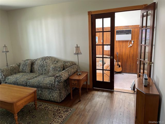 361 S Clinton Avenue, Lindenhurst, NY 11757