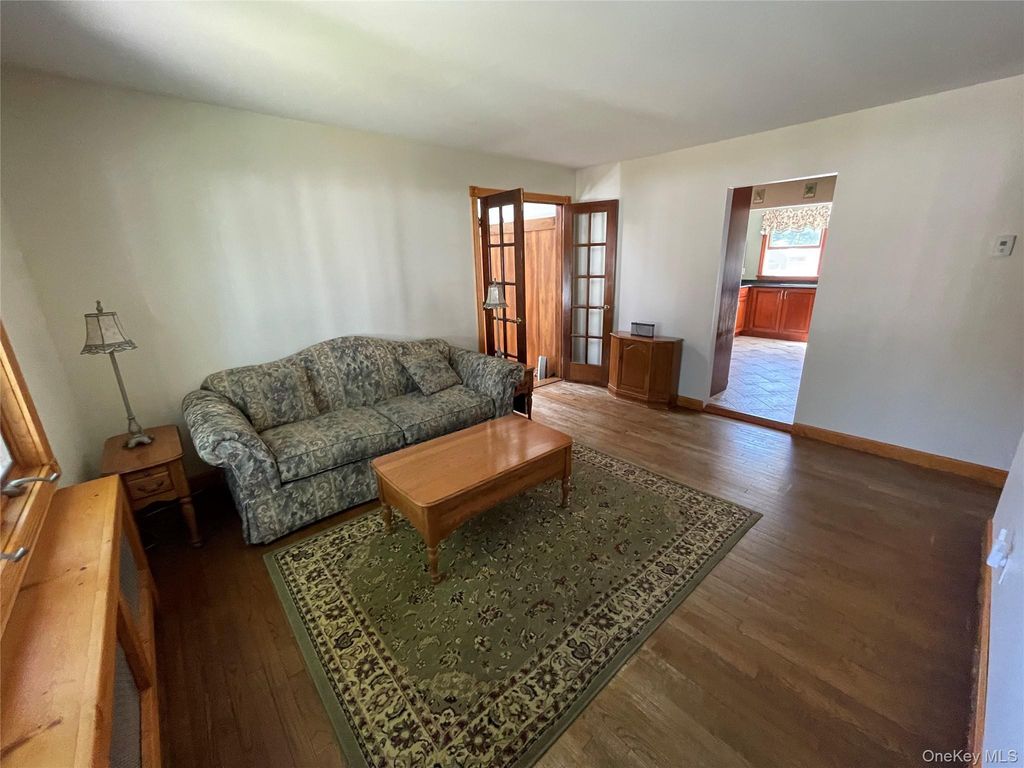 361 S Clinton Avenue, Lindenhurst, NY 11757 — photo 5