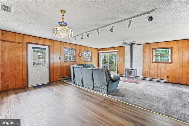 2410 HAMMOND PL, Wilmington, DE 19808