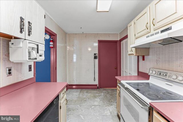 2410 HAMMOND PL, Wilmington, DE 19808