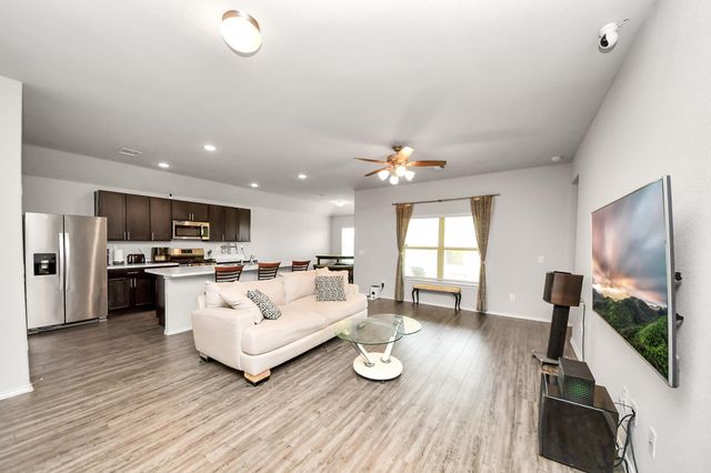 8620 Havana Drive, Texas City, TX 77591