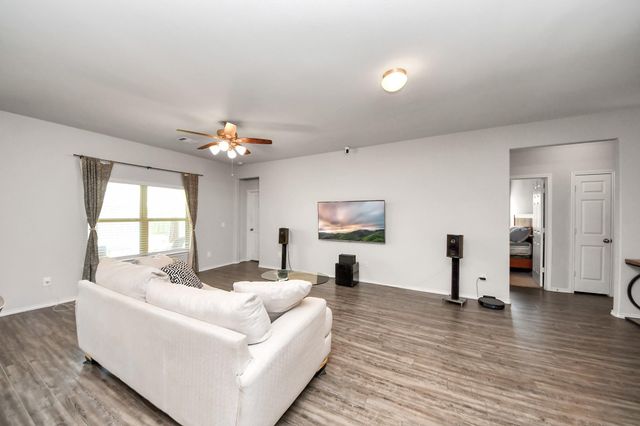 8620 Havana Drive, Texas City, TX 77591