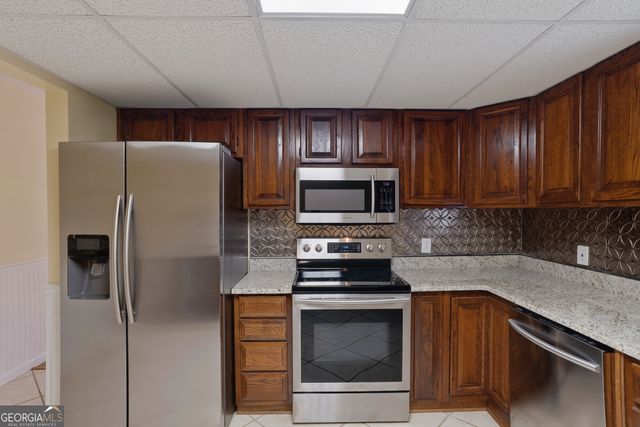 370 Darren Drive, Fayetteville, GA 30215