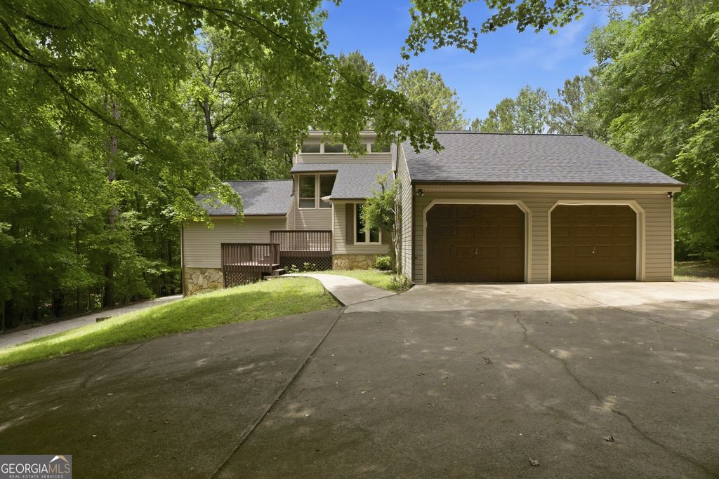 370 Darren Drive, Fayetteville, GA 30215