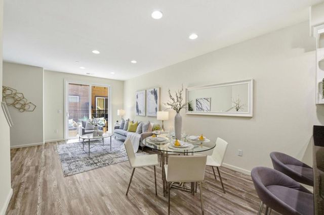 566 Almaden Walk Loop, San Jose, CA 95125