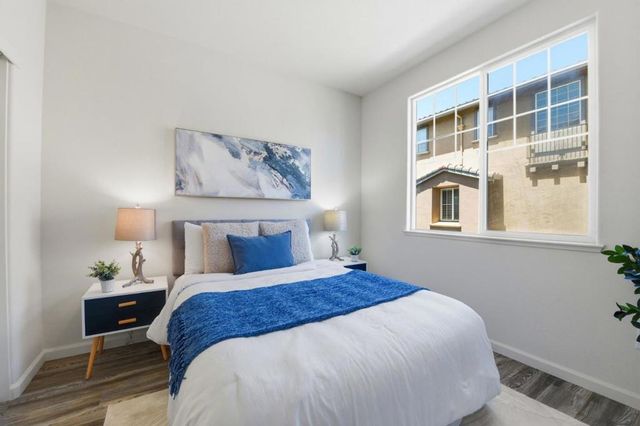 566 Almaden Walk Loop, San Jose, CA 95125