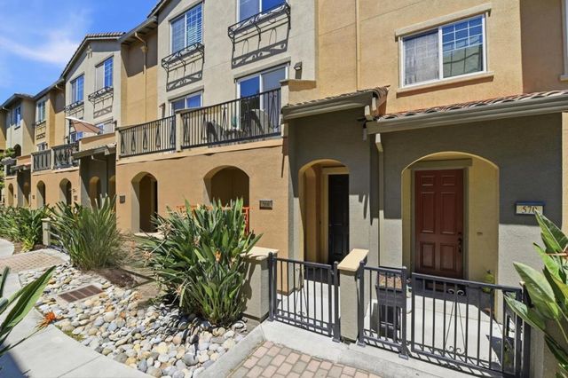 566 Almaden Walk Loop, San Jose, CA 95125