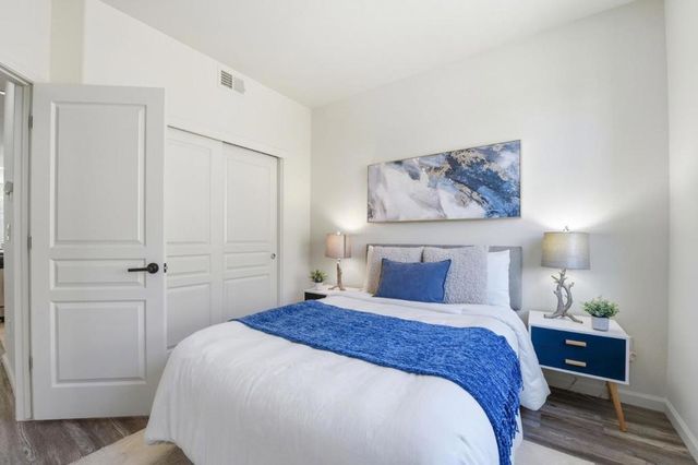 566 Almaden Walk Loop, San Jose, CA 95125