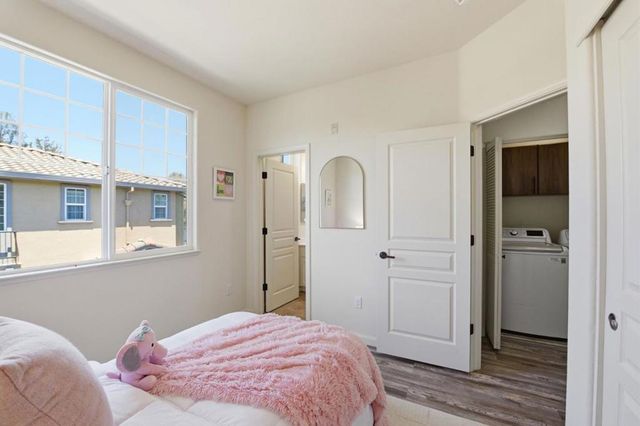 566 Almaden Walk Loop, San Jose, CA 95125
