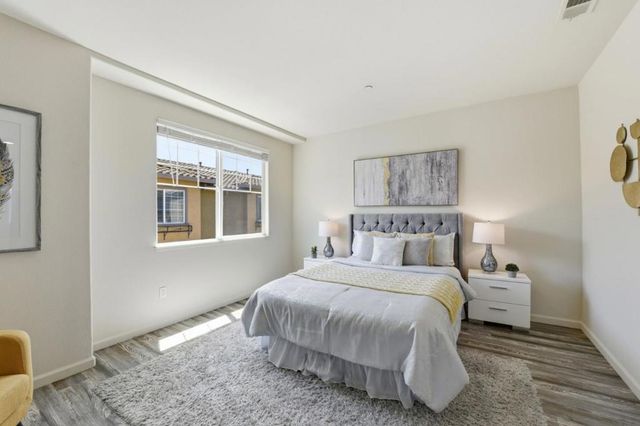566 Almaden Walk Loop, San Jose, CA 95125