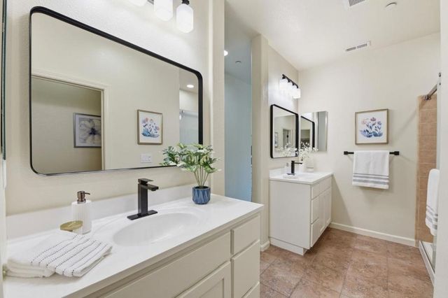 566 Almaden Walk Loop, San Jose, CA 95125