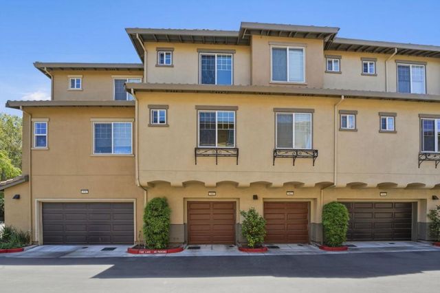 566 Almaden Walk Loop, San Jose, CA 95125