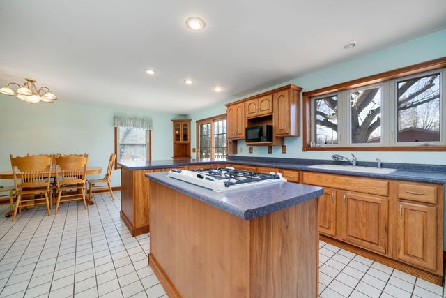 4414 W IL RT 64, Mount Morris, IL 61054