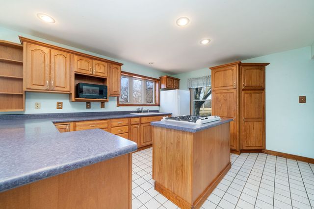 4414 W IL RT 64, Mount Morris, IL 61054