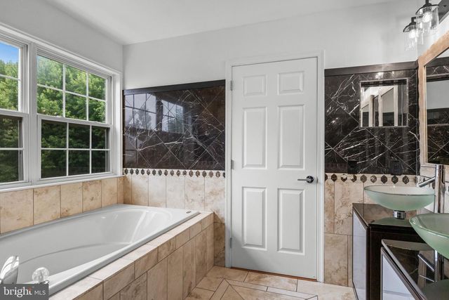 43 CARTER LN, Marlton, NJ 08053