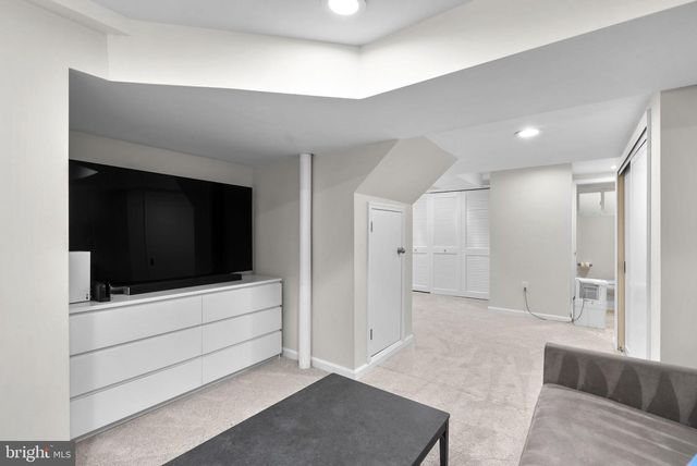 5209 AUGUSTA ST, Bethesda, MD 20816