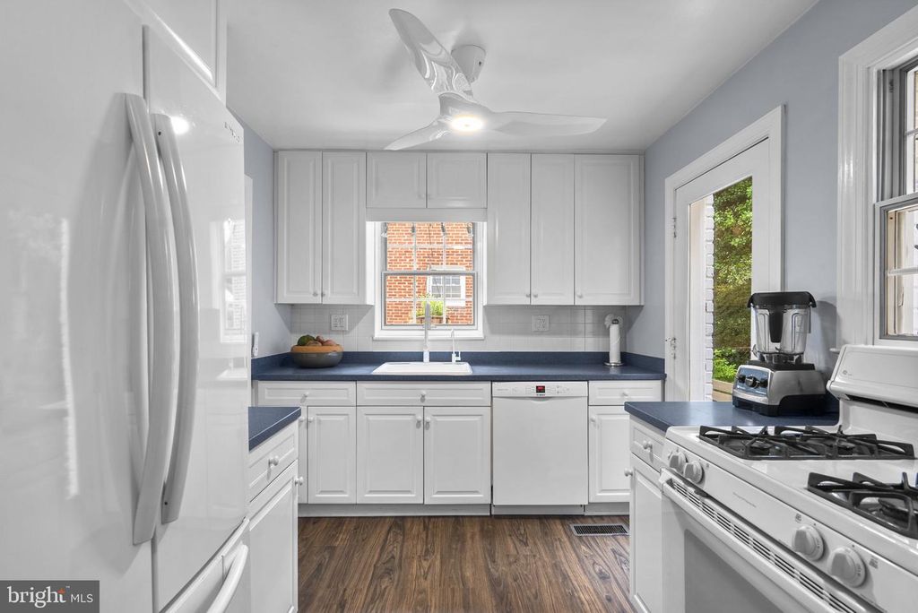Image 13 of property listing at 5209 AUGUSTA ST, Bethesda, MD 20816
