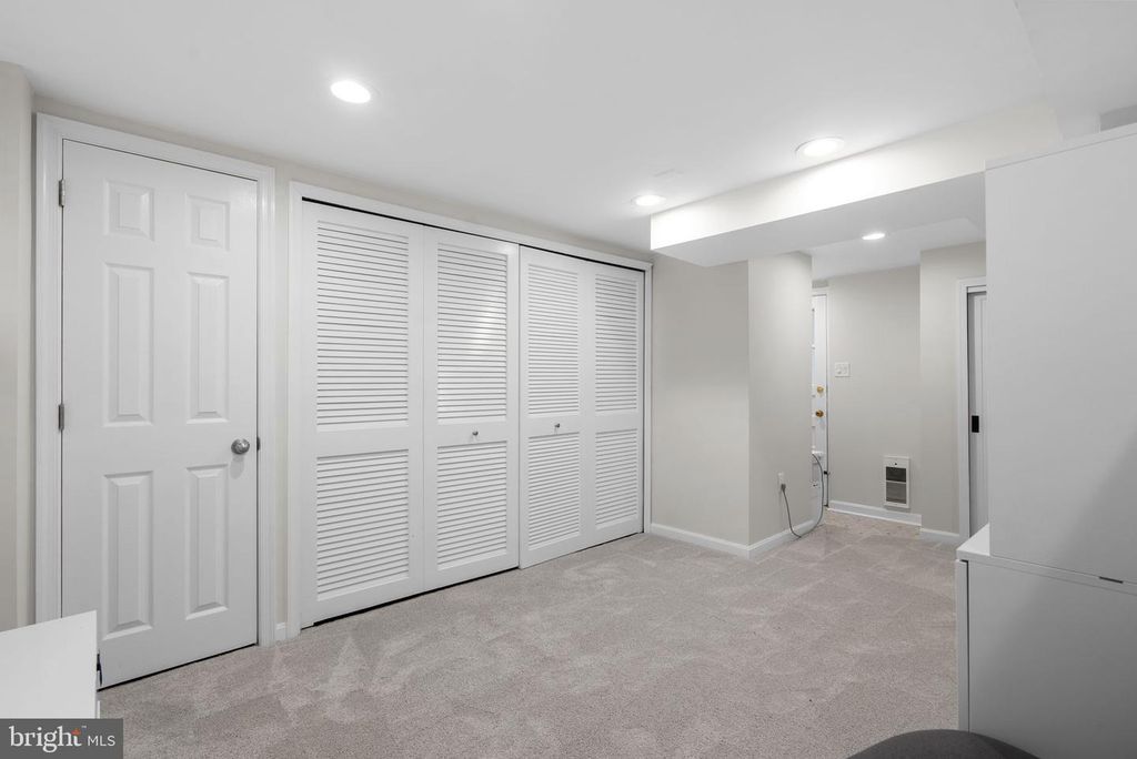 Image 27 of property listing at 5209 AUGUSTA ST, Bethesda, MD 20816