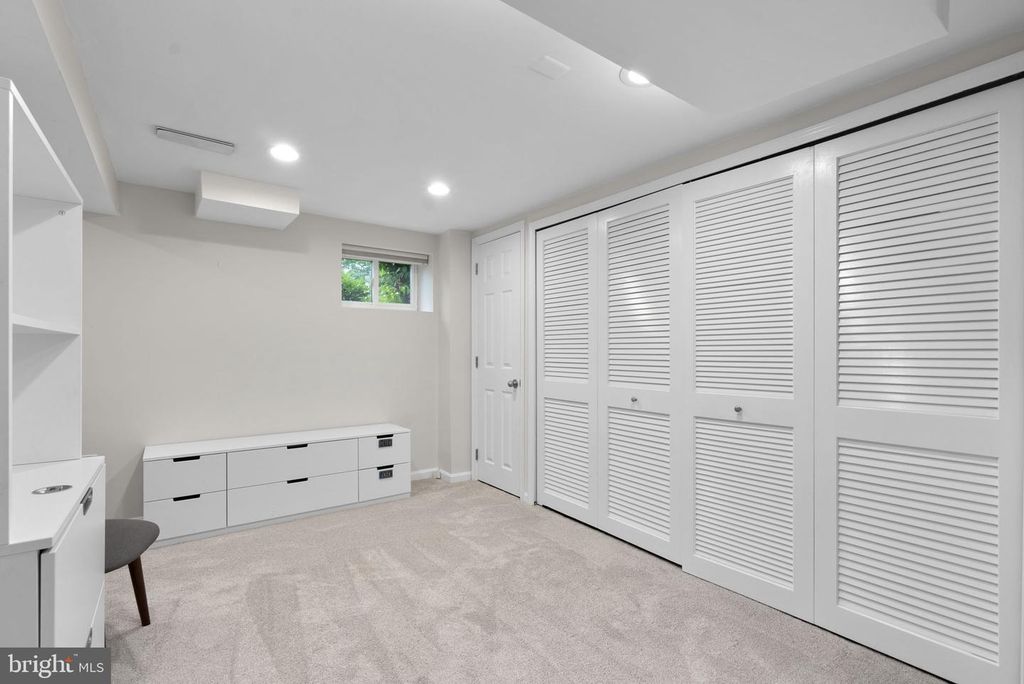 Image 29 of property listing at 5209 AUGUSTA ST, Bethesda, MD 20816