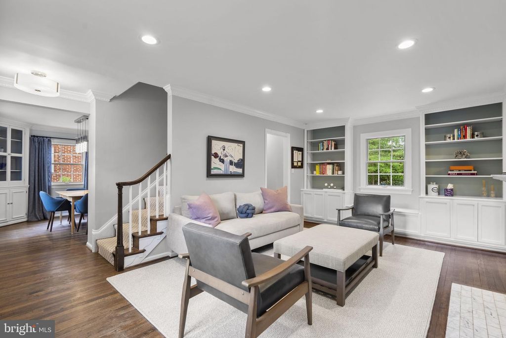 Image 3 of property listing at 5209 AUGUSTA ST, Bethesda, MD 20816