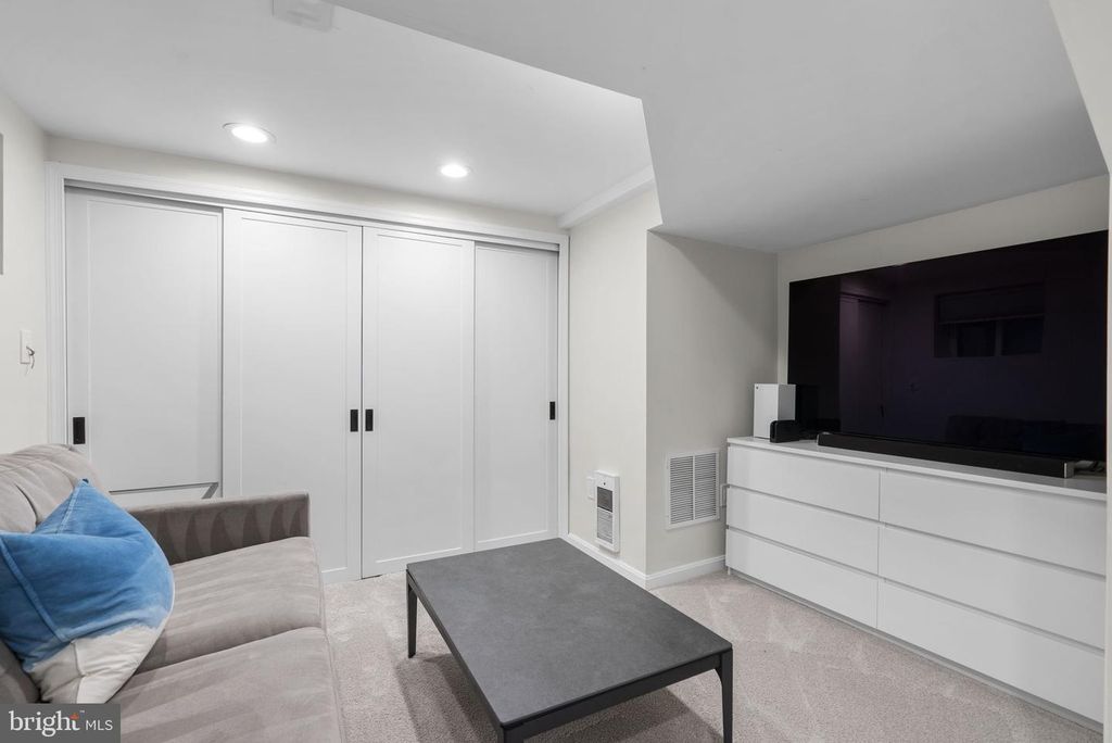 Image 30 of property listing at 5209 AUGUSTA ST, Bethesda, MD 20816
