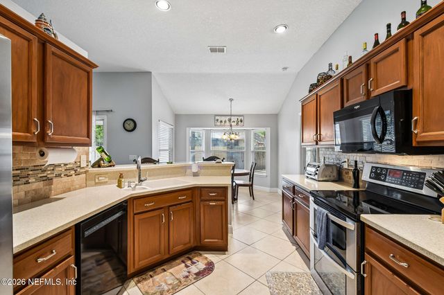369 MAPLEWOOD Drive, St. Johns, FL 32259