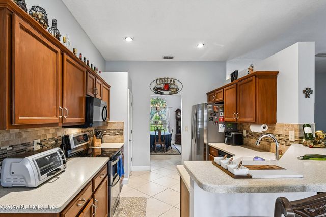 369 MAPLEWOOD Drive, St. Johns, FL 32259