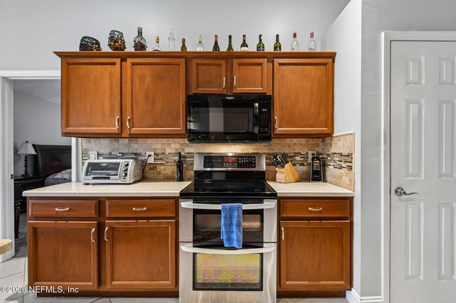 369 MAPLEWOOD Drive, St. Johns, FL 32259