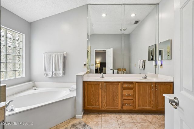369 MAPLEWOOD Drive, St. Johns, FL 32259