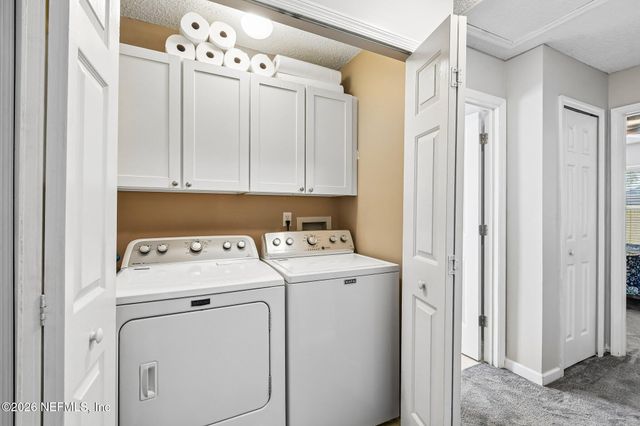 369 MAPLEWOOD Drive, St. Johns, FL 32259