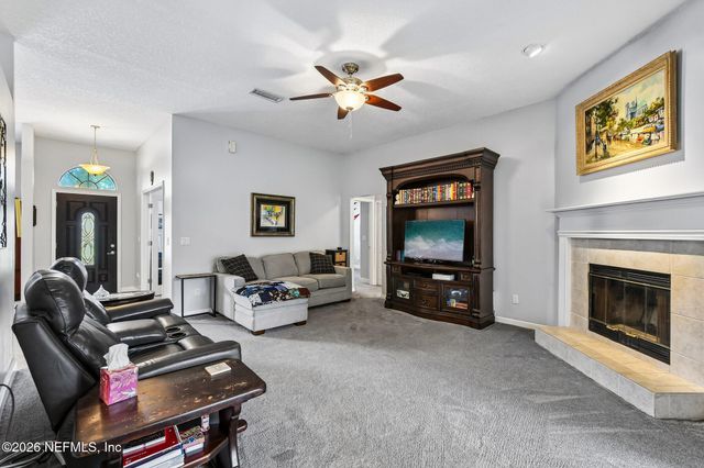 369 MAPLEWOOD Drive, St. Johns, FL 32259