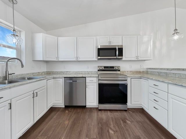 3420 20th Ave. NW, Minot, ND 58703
