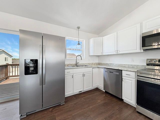 3420 20th Ave. NW, Minot, ND 58703