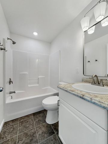 3420 20th Ave. NW, Minot, ND 58703