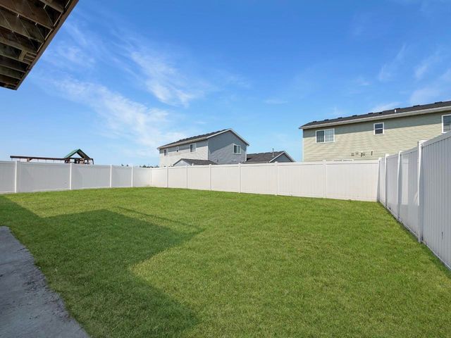 3420 20th Ave. NW, Minot, ND 58703