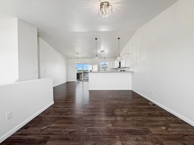 3420 20th Ave. NW, Minot, ND 58703