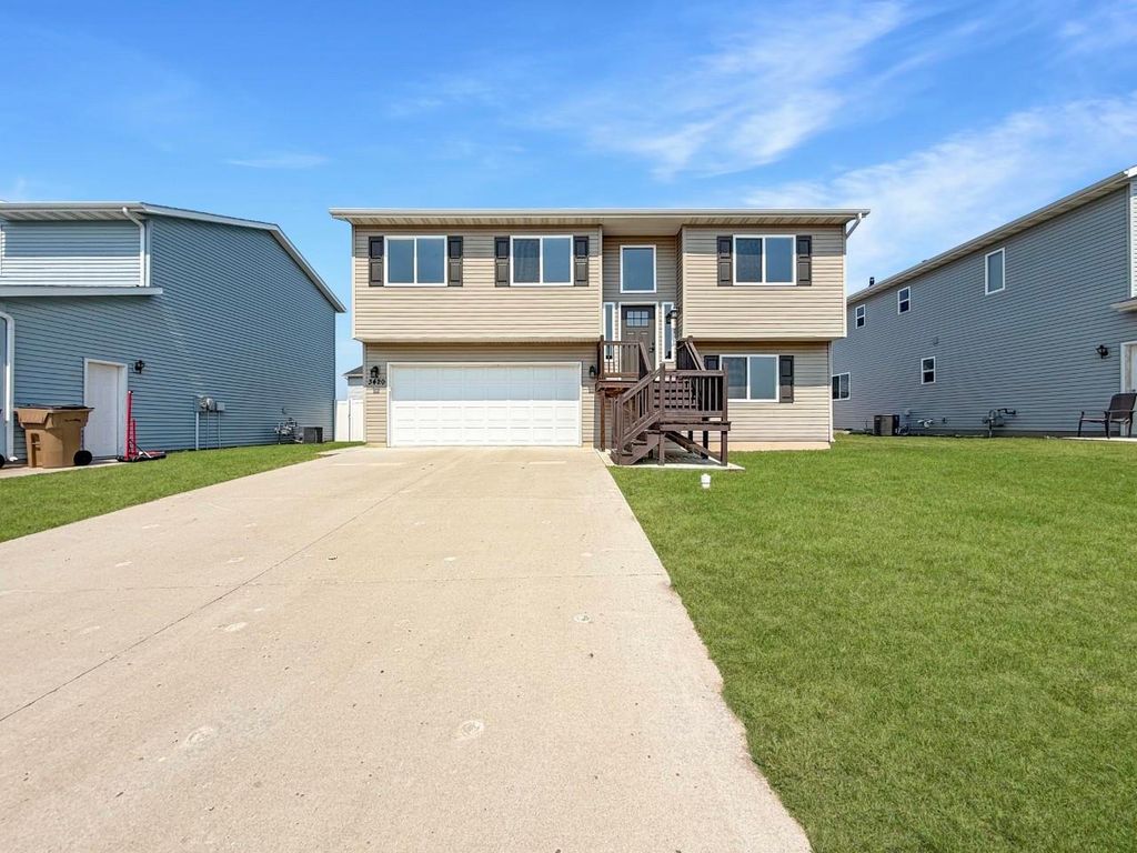 3420 20th Ave. NW, Minot, ND 58703