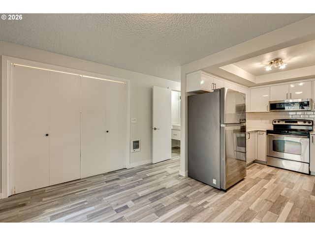 6916 Ne 43RD St B, Vancouver, WA 98661