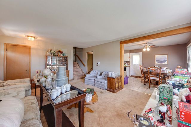 338 Ash Avenue, Wood Dale, IL 60191