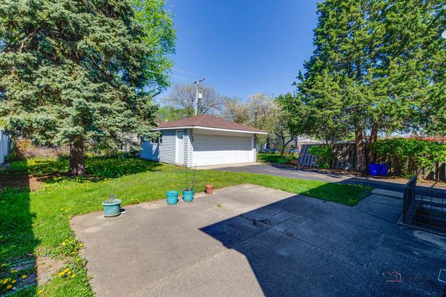 338 Ash Avenue, Wood Dale, IL 60191