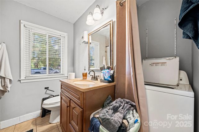 4838 Hidden Valley Road, Charlotte, NC 28213