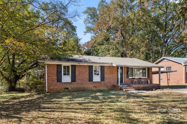 4838 Hidden Valley Road, Charlotte, NC 28213