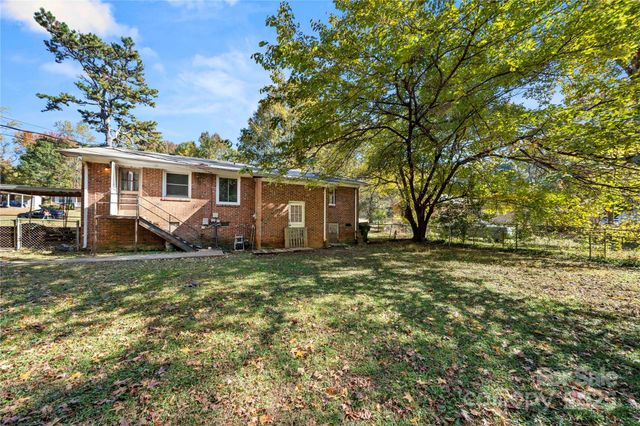 4838 Hidden Valley Road, Charlotte, NC 28213