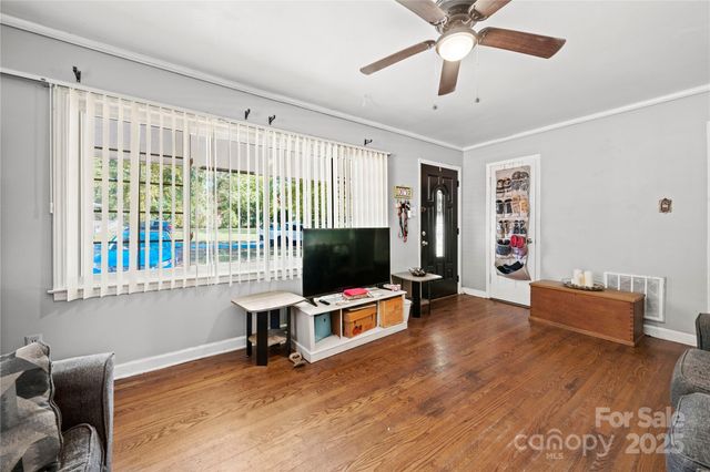 4838 Hidden Valley Road, Charlotte, NC 28213