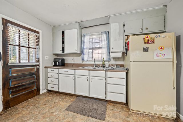 4838 Hidden Valley Road, Charlotte, NC 28213