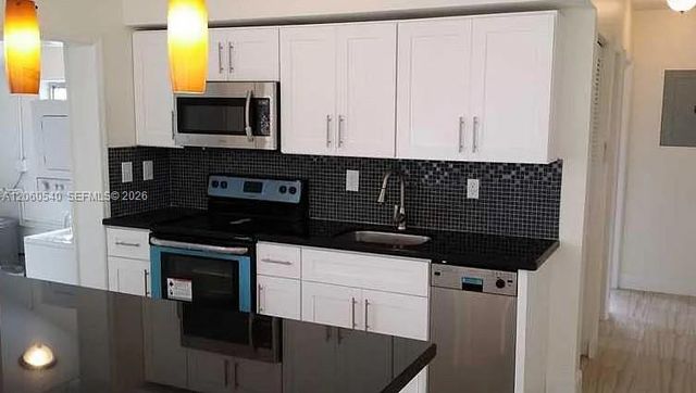 709 NE 16th St, Fort Lauderdale, FL 33304