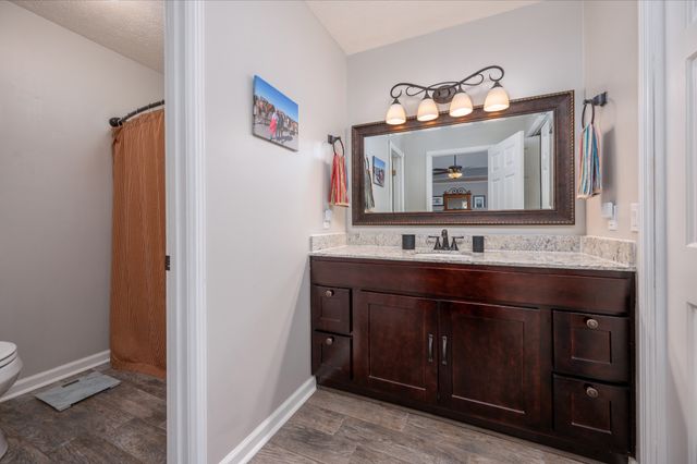 311 Orchard Park Dr, White House, TN 37188