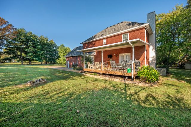 311 Orchard Park Dr, White House, TN 37188