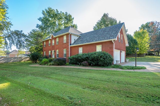 311 Orchard Park Dr, White House, TN 37188