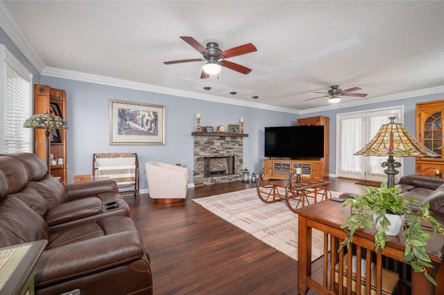 311 Orchard Park Dr, White House, TN 37188